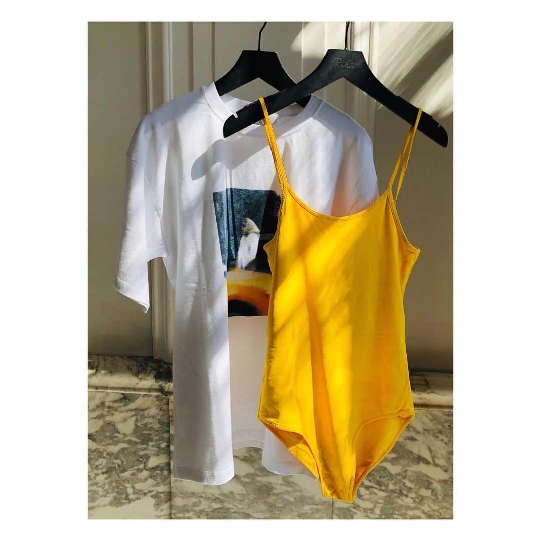 リカさんのインスタグラム写真 - (リカInstagram)「Holiday Uniform 💛 | The Jackie Tee and the yellow Connor Body Suit #rikaloves #holiday #swimsuit #travel」5月26日 18時00分 - rikastudios_