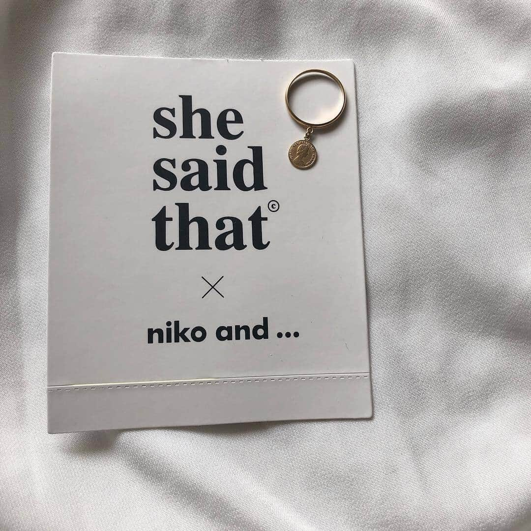 RiLiさんのインスタグラム写真 - (RiLiInstagram)「「niko and...」と「she said that」が夢のコラボ…🍒💫 ..... 「niko and...」と韓国の人気の雑貨ブランド「she said that」が最近コラボアイテムを作ったのを知っている😳？4月20日から発売された、このコラボアイテム🙊ゆるいイラスト🍒やシンプルなロゴプリントのデザインがとってもかわいいと、韓国好きさんやおしゃれさんの中で話題になっているよ🤫🤫 わんちゃんモチーフ🐶、ロゴプリントのレッドとグリーンは今回のコラボのために特別にデザインされたものみたい❣❣Tシャツを買うとおまけでシールももらえるみたい🌼🌼 コラボアイテムがgetできるのは全国の店舗と公式のオンラインショップだよ🎂人気のデザインは売り切れ🤧なんてこともあるみたいだから気になる子は早めにのぞいてみてねっ💨💨 ❣ ❣ ❣ ❣ ❣ サイトやSNSで掲載させていただくお写真募集中😘📸 かわいいコーデやアイテム、注目スポットなどが撮れたら、ハッシュタグ→#rili_tokyo  を付けて投稿❗ ． Special Thanks💋 Photo by @mk_022538 @mayumix1997 @k_n_d_0226 @__neinei__ @moon_486 @juneeeeeena @mk_022538 @rei__56 @pera8.3 ． #春 #春コーデ #shesaidthat #nikoand #ロゴT #コラボT #カジュアルコーデ #シンプルコーデ  #ワントーンコーデ #シンプルコーデ  #カジュアルコーデ #ガーリーコーデ #置き画 #置き画くら部 #今日のコーデ #コーデ #コーディネート #RiLi  #おしゃれさんと繋がりたい #お洒落さんと繋がりたい #ファッション #패션스타그램 #ootd #outfit」5月26日 18時00分 - rili.tokyo