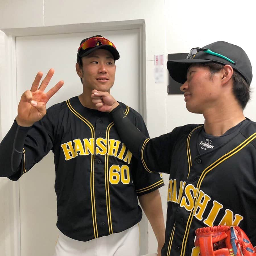 阪神タイガースさんのインスタグラム写真 - (阪神タイガースInstagram)「今日はホームラン4本‼️ #近本光司 選手 #ジェフリーマルテ 選手 #中谷将大 選手 #北條史也 選手 #アゴタッチ 😁 #大山悠輔 選手 #ナイスバッティング ✨ #ぶち破れオレがヤル #阪神タイガース」5月26日 18時05分 - hanshintigers_official