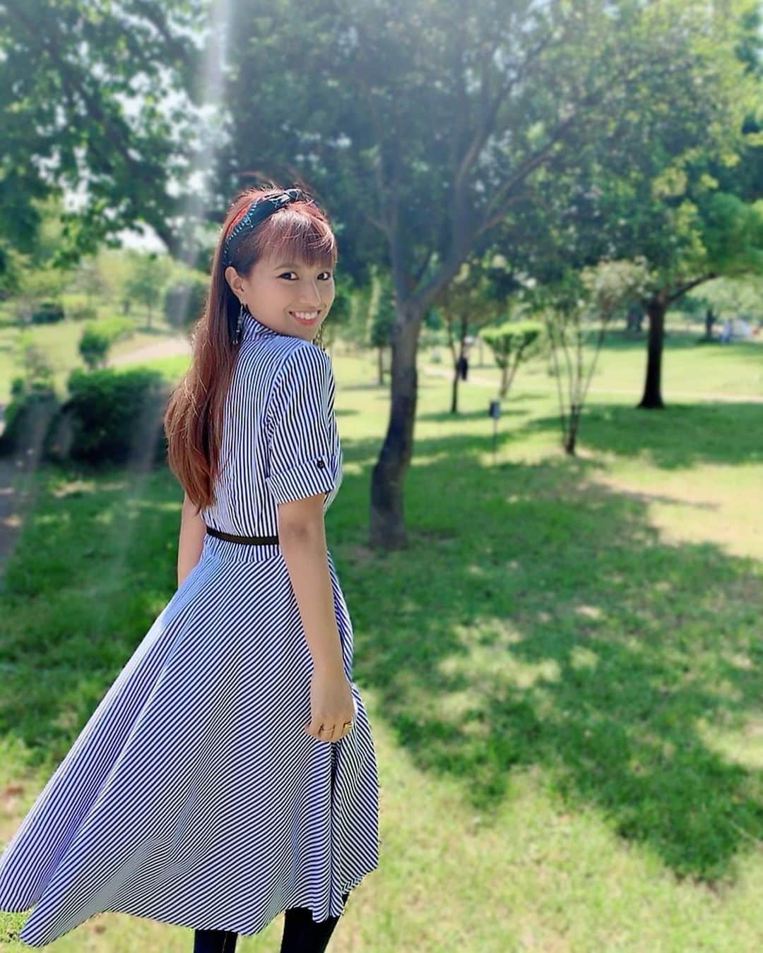 MARIA-Eさんのインスタグラム写真 - (MARIA-EInstagram)「. ‪朝からとあるお仕事で千葉の方へ🌈‬ . ‪炎天下の中、キャストの皆様と お互いの体調を気遣いながらの撮影。 . なんて優しい温かい現場なんだ。。 (気温は暑すぎるけど🥵)‬ . ‪たまに吹くそよ風が気持ち良くて、 のんびりピクニックしたくなりました🥪🍙‬ . ‪#お疲れ様でした‬」5月26日 18時22分 - maria.eeee