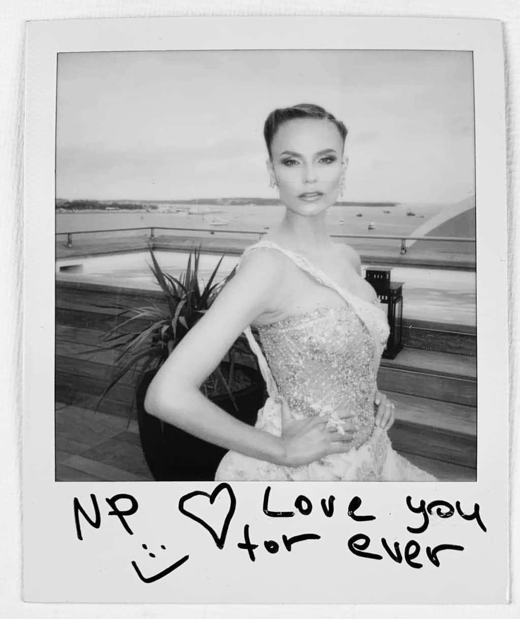 Vogue Parisさんのインスタグラム写真 - (Vogue ParisInstagram)「Polaroids from Cannes: we met @NatashaPoly in her suite while she was getting ready to walk the red carpet in a @Versace dress and @Boucheron jewelry. Watch the video via our stories. #Cannes2019 #NatashaPoly」5月26日 18時34分 - voguefrance