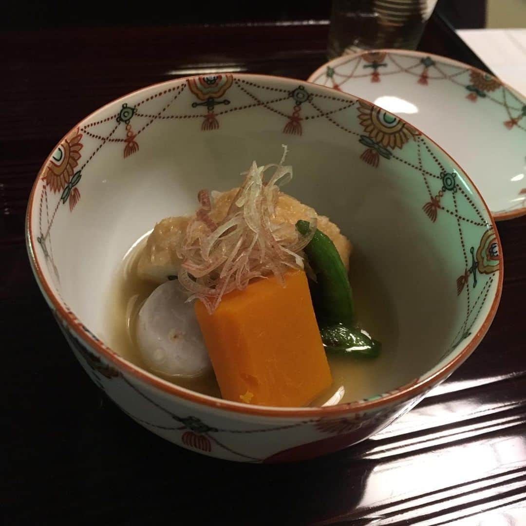 沢瀉美緒さんのインスタグラム写真 - (沢瀉美緒Instagram)「※ Special menu for exclusive  tea ceremony 🎏 . 今回は令和はじめのお茶会で 端午の節句にちなんだ それはそれはおめでたいお席でした✨ . お道具も葵祭に因んだものだったりと 楽しませてもらいました💛 . . #嵐山吉兆 #嵐山 #arashiyama #kyoto #京都 #茶会 #teaceremony #ミオログ #ミシュラン #michelinstar」5月26日 18時38分 - mio_omodaka