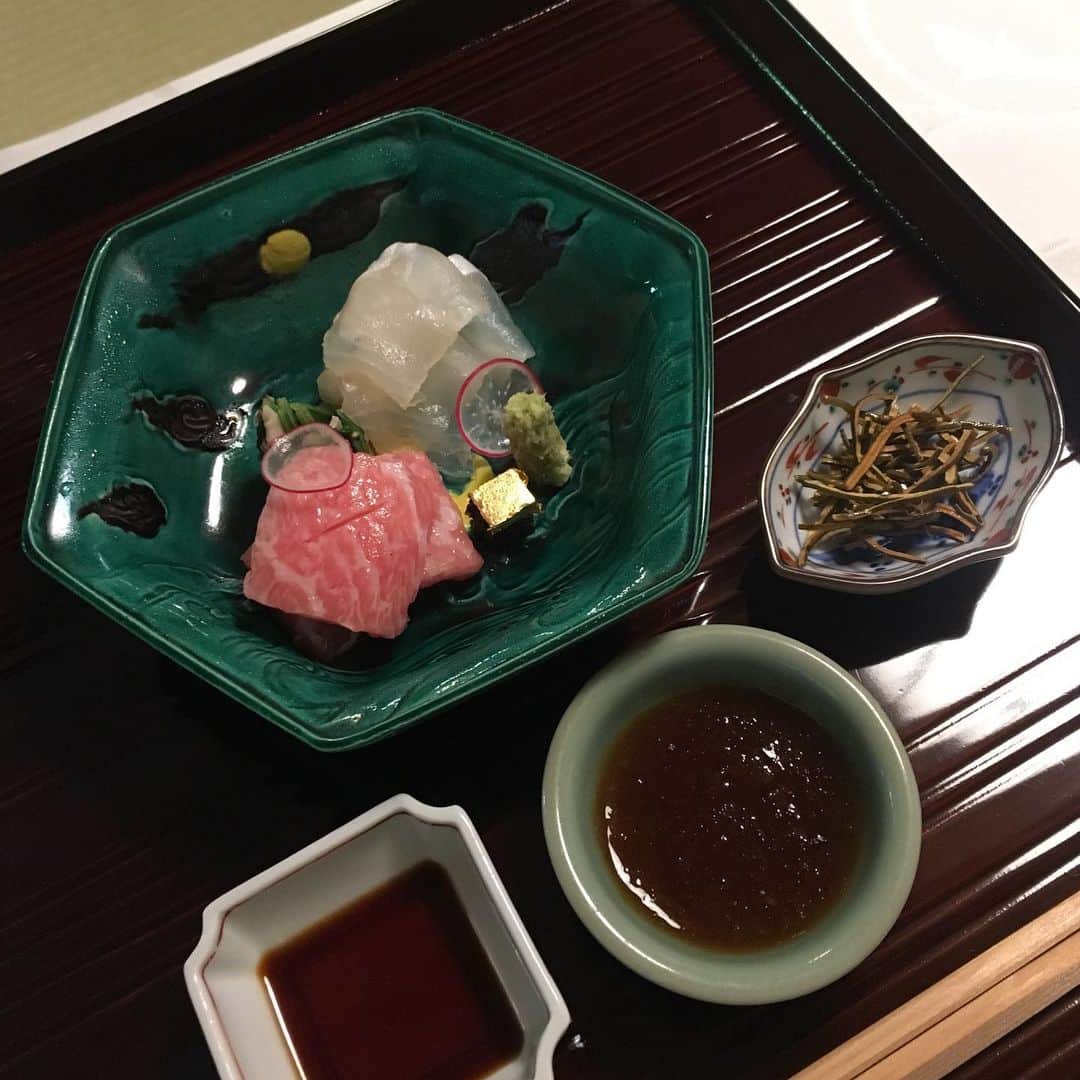 沢瀉美緒さんのインスタグラム写真 - (沢瀉美緒Instagram)「※ Special menu for exclusive  tea ceremony 🎏 . 今回は令和はじめのお茶会で 端午の節句にちなんだ それはそれはおめでたいお席でした✨ . お道具も葵祭に因んだものだったりと 楽しませてもらいました💛 . . #嵐山吉兆 #嵐山 #arashiyama #kyoto #京都 #茶会 #teaceremony #ミオログ #ミシュラン #michelinstar」5月26日 18時38分 - mio_omodaka