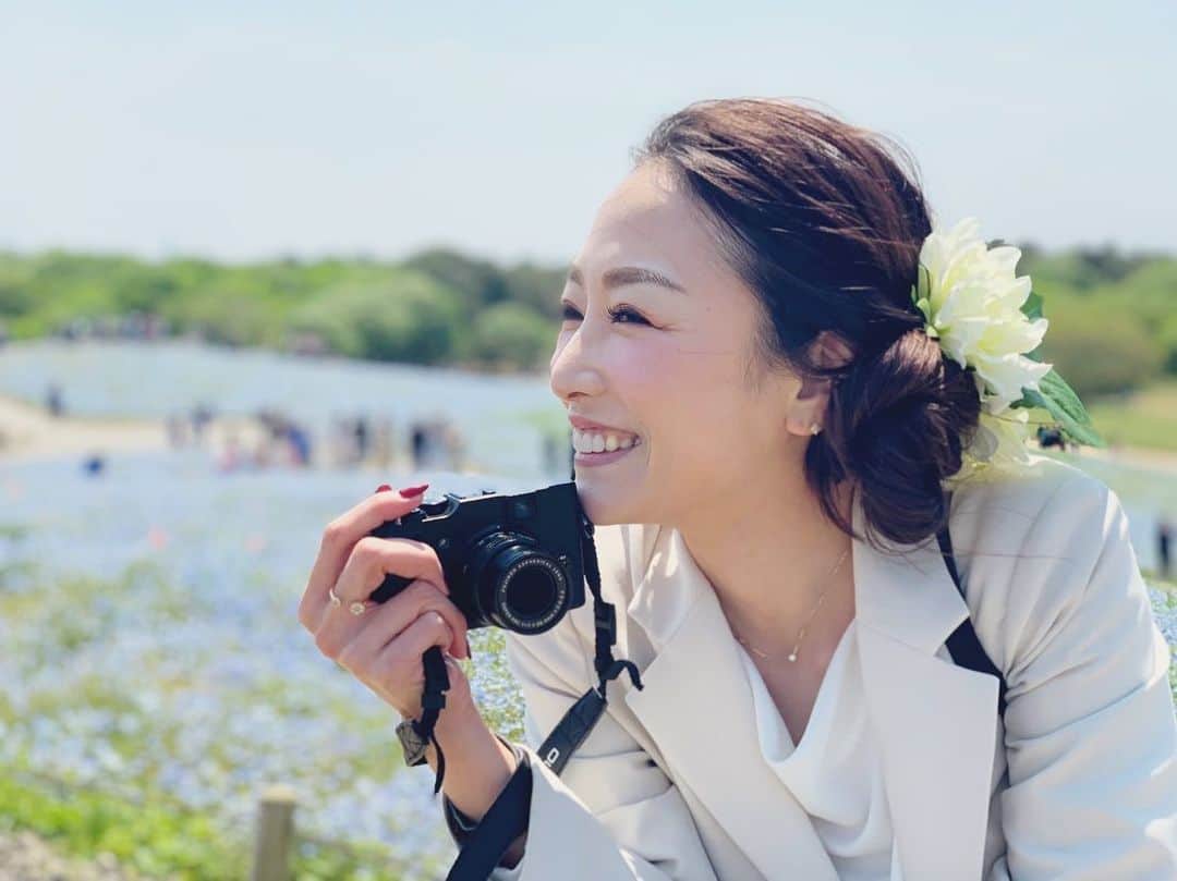 杏さゆりさんのインスタグラム写真 - (杏さゆりInstagram)「思い出写真💕 #ネモフィラ バスツアーにて、てらちゃん @terada_yuki に撮ってもらった写真😆✨ . #X10 で杏カメラマンになって行ったのに撮ってくれた❤️ . 彼女と居ると自然な笑顔になれる☺️ . #ひたちなか海浜公園 #hitachinaka  #カメラマン #cameraman  #杏さゆり #SayuriAnzu」5月26日 18時51分 - anzu_sayuri_official