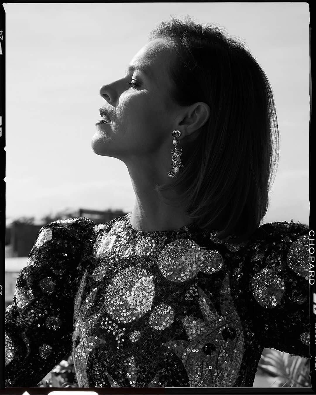 ショパールさんのインスタグラム写真 - (ショパールInstagram)「Sneak peek of @evaherzigova from behind the scenes at Cannes. #ChopardLovesCinema #StarsInChopard #TheRedCarpetJeweller #Cannes2019 #BackstageCannes2019」5月26日 18時49分 - chopard