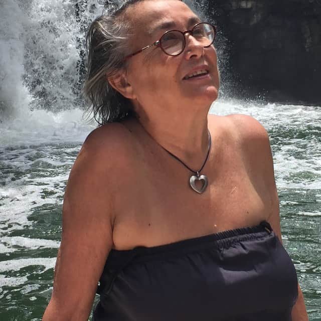 エマニュエル・ベアールのインスタグラム：「#happymothersday❤️ .......#bonnefetemaman #happymothersdaytoeveryone  #bonnefetesdesmeresatoutes」