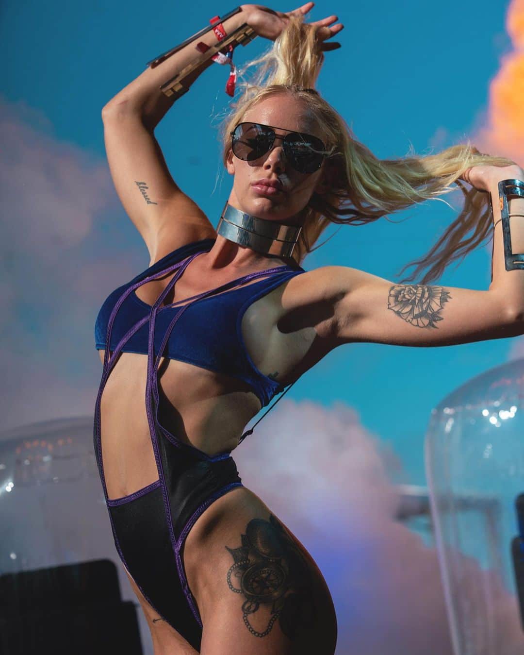 のインスタグラム：「Loving these photos of our beauty @aimeealysha 😎 • • • • #ultraangels #Ultra2019 #worldwide #waterangels #miami #dance #gogoworld #miamimusicweek #wmc #blondes #bikini #ultramiami」