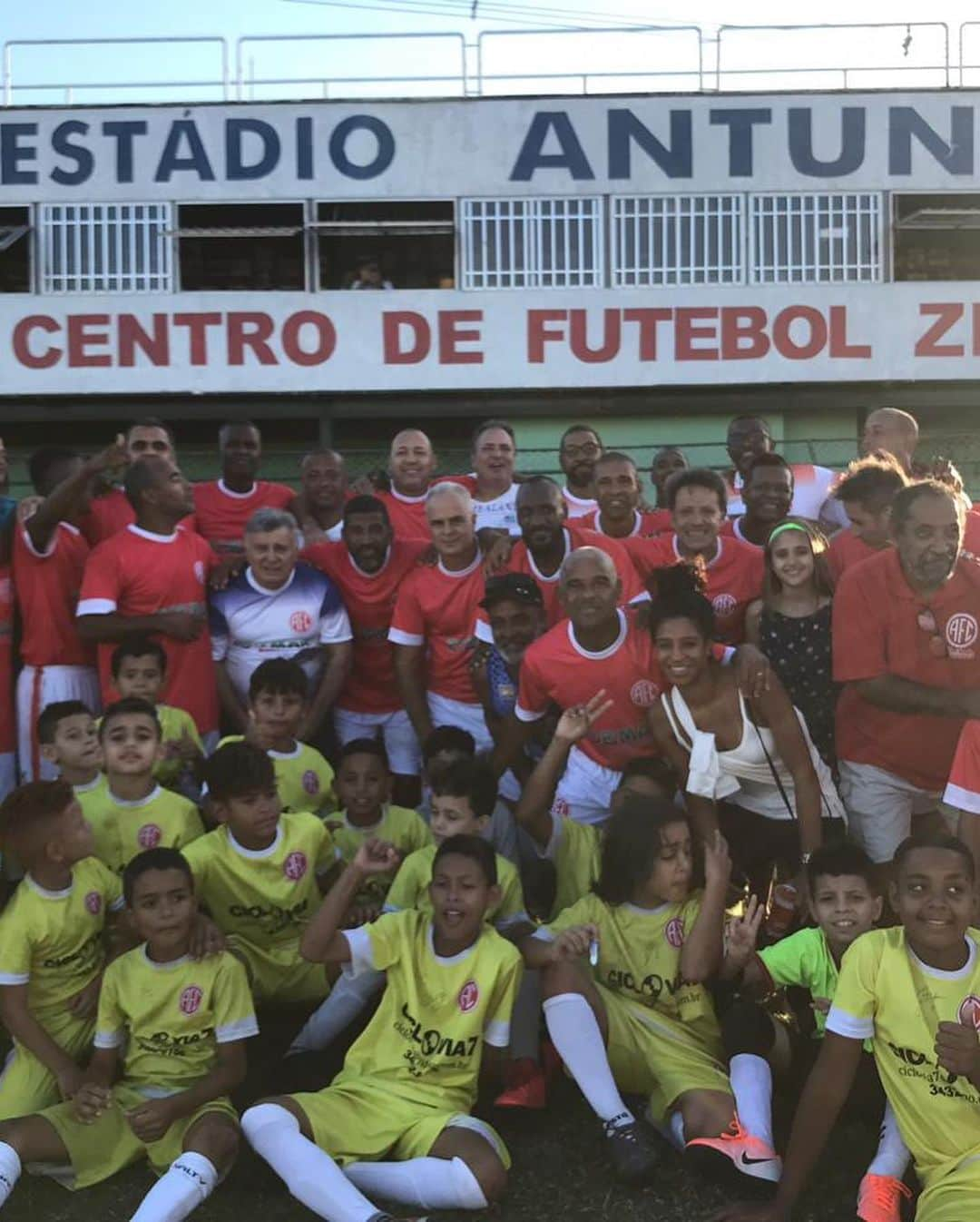 ジーコさんのインスタグラム写真 - (ジーコInstagram)「Parabens ao America pela conquista da Copa Master Edu Coimbra,ao vencer o Nova Iguaçu por 2x0 no Centro de Futebol Zico.Parabéns a organização,ao clubes participantes,aos patrocinadores e em nome da Familia Antunes nossos agradecimentos a homenagem ao irmão Edu.Que venham outras.」5月26日 10時10分 - zico