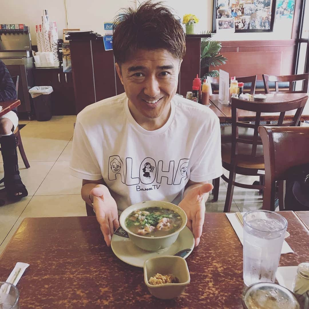 池森秀一さんのインスタグラム写真 - (池森秀一Instagram)「改めて「NEEDay 25th Anniversary Memorial Party in HAWAII」3日間ありがとう🌴僕の中でかけがえのない思い出がまたひとつ増えました。本当にありがとう！！！またみんなに会える日を楽しみにしております♪どこで食べても美味しかったハワイグルメもお楽しみにください^_^ #DEEN #vocal #池森秀一 #music #musicproducer #山根公路 #needay #hawaii #hawaiigrill #hawaiifood #yoshitsune #asahigrill #fookyuen #minori」5月26日 10時10分 - ikemori_shuichi