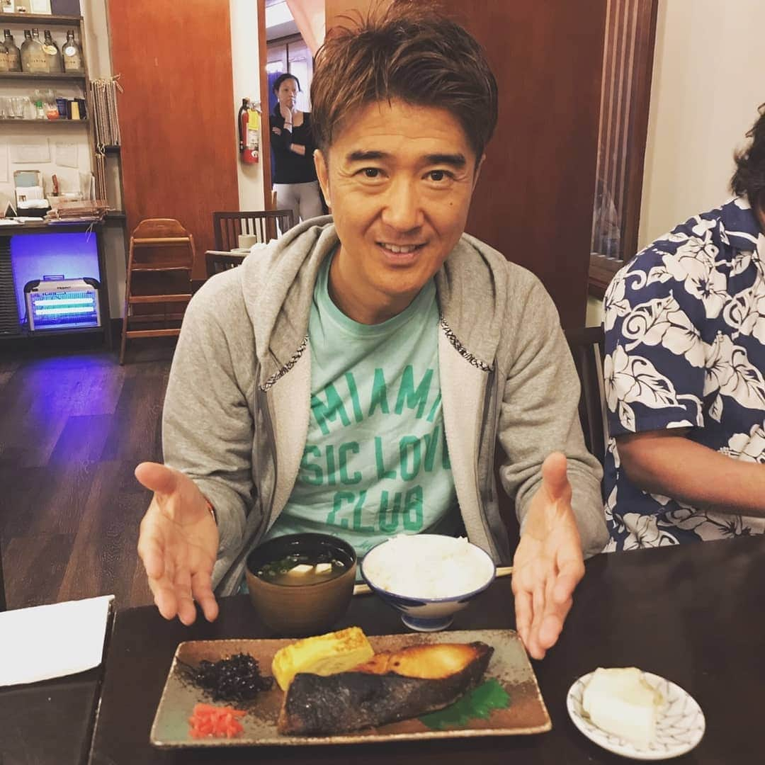 池森秀一さんのインスタグラム写真 - (池森秀一Instagram)「改めて「NEEDay 25th Anniversary Memorial Party in HAWAII」3日間ありがとう🌴僕の中でかけがえのない思い出がまたひとつ増えました。本当にありがとう！！！またみんなに会える日を楽しみにしております♪どこで食べても美味しかったハワイグルメもお楽しみにください^_^ #DEEN #vocal #池森秀一 #music #musicproducer #山根公路 #needay #hawaii #hawaiigrill #hawaiifood #yoshitsune #asahigrill #fookyuen #minori」5月26日 10時10分 - ikemori_shuichi