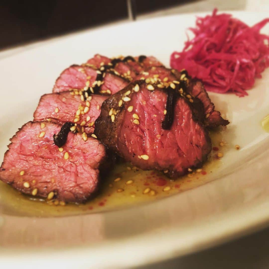 dorlisのインスタグラム：「全部美味しかった！！ また行きたい！ #dorlis #肉 #ワイン #アーリオオーリオ #ホワイトアスパラ #イタリアン #恵比寿 #幸せ #嬉しい報せ #おめでとう」