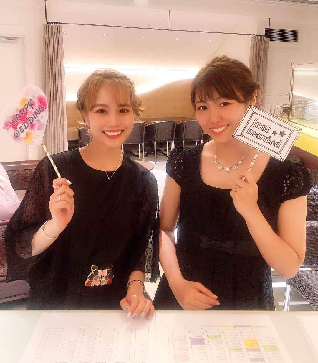 安中芙美さんのインスタグラム写真 - (安中芙美Instagram)「ㅤㅤㅤㅤㅤㅤㅤㅤㅤㅤㅤㅤㅤ 2019/05/25 ㅤㅤㅤㅤㅤㅤㅤㅤㅤㅤㅤㅤㅤ 昨日は、大学時代毎日一緒に過ごした友達の 結婚式でした💍 本当に幸せすぎる1日であっという間に 終わっちゃった😿❤︎❤︎ ㅤㅤㅤㅤㅤㅤㅤㅤㅤㅤㅤㅤㅤ 人生初の結婚式二次会の幹事もして、 数ヶ月前から準備してたから、達成感もすごい🥰 ㅤㅤㅤㅤㅤㅤㅤㅤㅤㅤㅤㅤㅤ 2人の幸せそうな笑顔と、柔らかい雰囲気と..❤︎ 全てが最高すぎて、幸せが溢れでてた🤭 ㅤㅤㅤㅤㅤㅤㅤㅤㅤㅤㅤㅤㅤ この幸せを活力に変えて、 わたしもがんばるぞーっい💪 2人とも素敵な結婚式に招待してくれて、 本当にありがとう😌末永くお幸せに❤︎❤︎❤︎」5月26日 11時04分 - fumitwinsworld