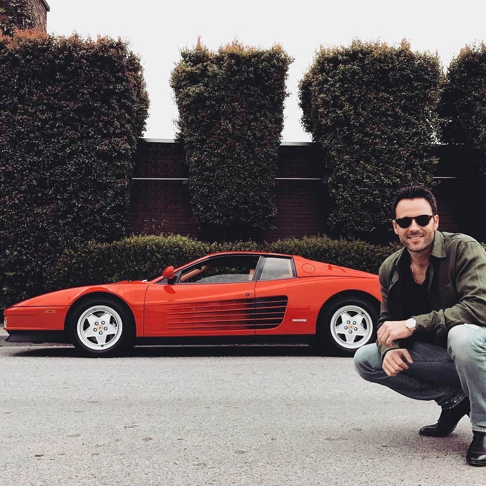 CARLiFESTYLEさんのインスタグラム写真 - (CARLiFESTYLEInstagram)「Name one thing you love about the Ferrari Testarossa? With @mralexmanos #carlifestyle」5月26日 11時12分 - carlifestyle