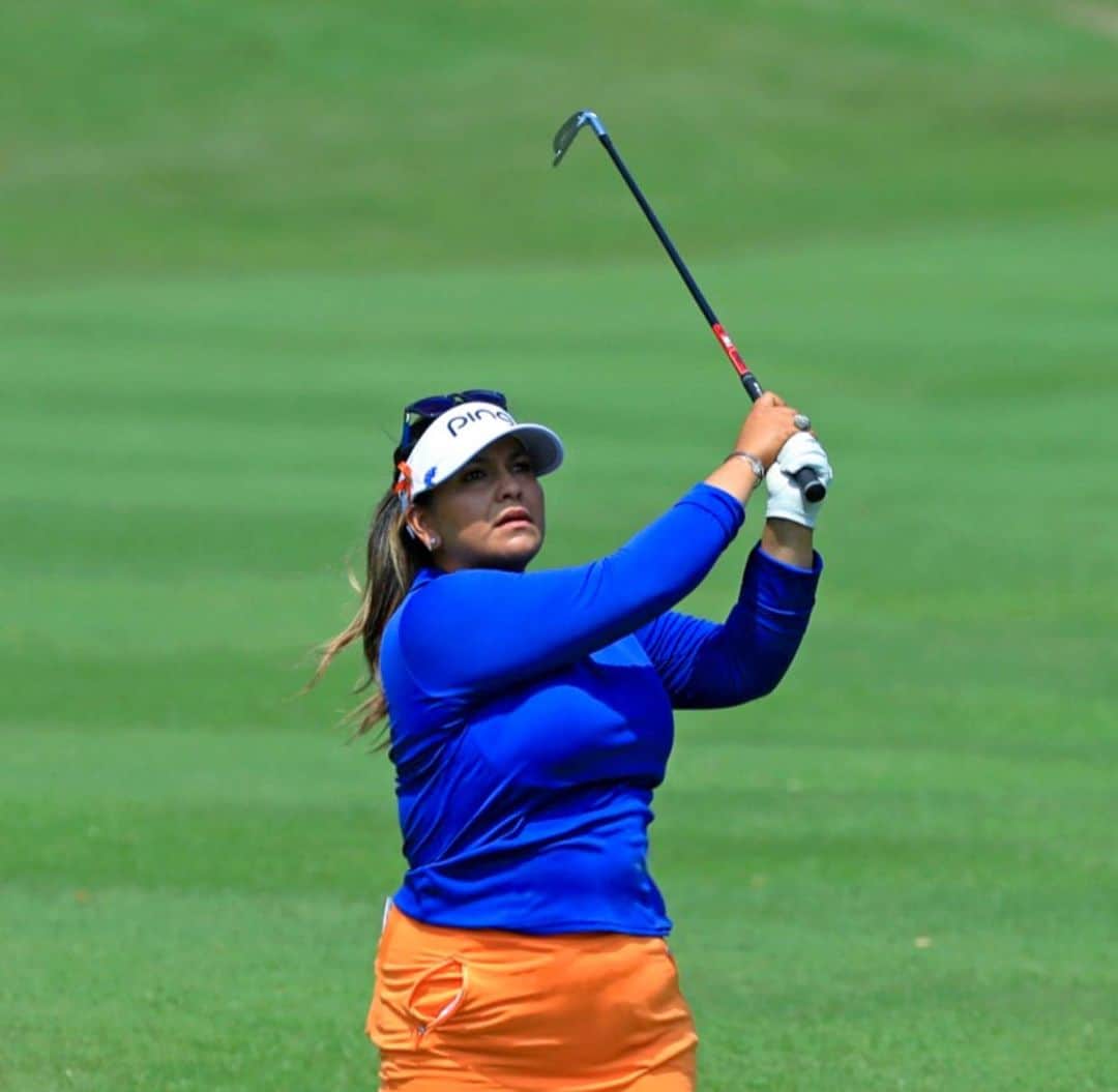 リセット・サラスのインスタグラム：「Regardless of how I finish... Kingsmill will always have a special place in my heart. Thank you @puresilkshave for stepping up and becoming our new title sponsor for @puresilkchamp! On behalf of all the players I can say that this tour wouldn't be where it is today without the Murray Family. Tom and Melanie you both are "goals" on so many levels, thank you for all that you do for your players and the @lpga_tour 🧡• • This week was one of those where I played better than what the scorecard says. #TeamSalas missed the cut by 1 but kept fighting till the end and birdied 2 out of the last 4 holes. A short week but still lots of confidence and positive momentum going into next weeks US Open 🇺🇸」