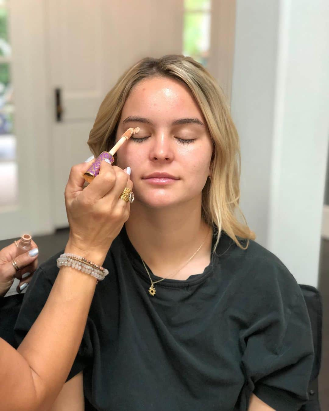 さんのインスタグラム写真 - (Instagram)「#promprep -After, During, Before😃😘 amazing makeup & hair by @beauty_by_hidi ❤️ @topteentraveler #mybabybean」5月26日 11時57分 - evalarue