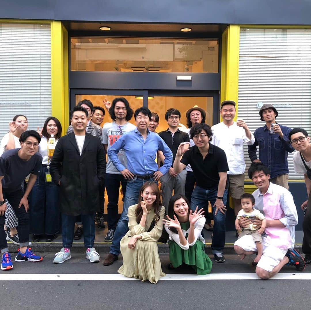 森川亮のインスタグラム：「創業時のチームで記念撮影。」