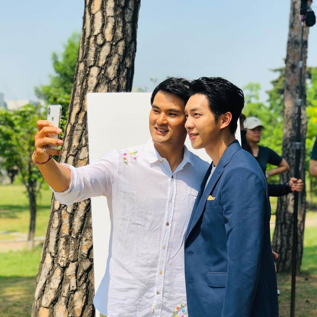 イ・スンギさんのインスタグラム写真 - (イ・スンギInstagram)「오랜만에 찬호형과🤗#kb금융그룹」5月26日 12時08分 - leeseunggi.official