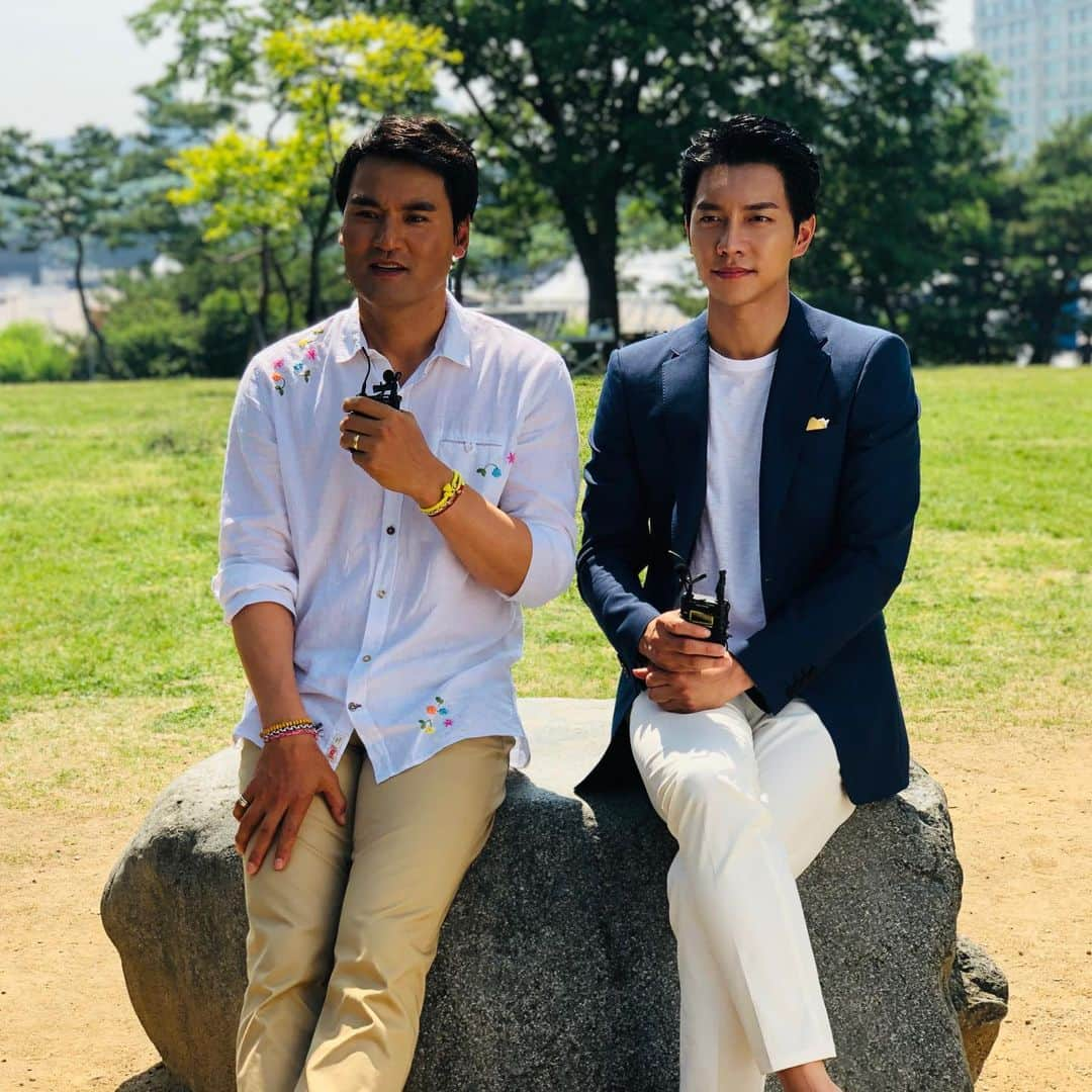 イ・スンギさんのインスタグラム写真 - (イ・スンギInstagram)「오랜만에 찬호형과🤗#kb금융그룹」5月26日 12時08分 - leeseunggi.official