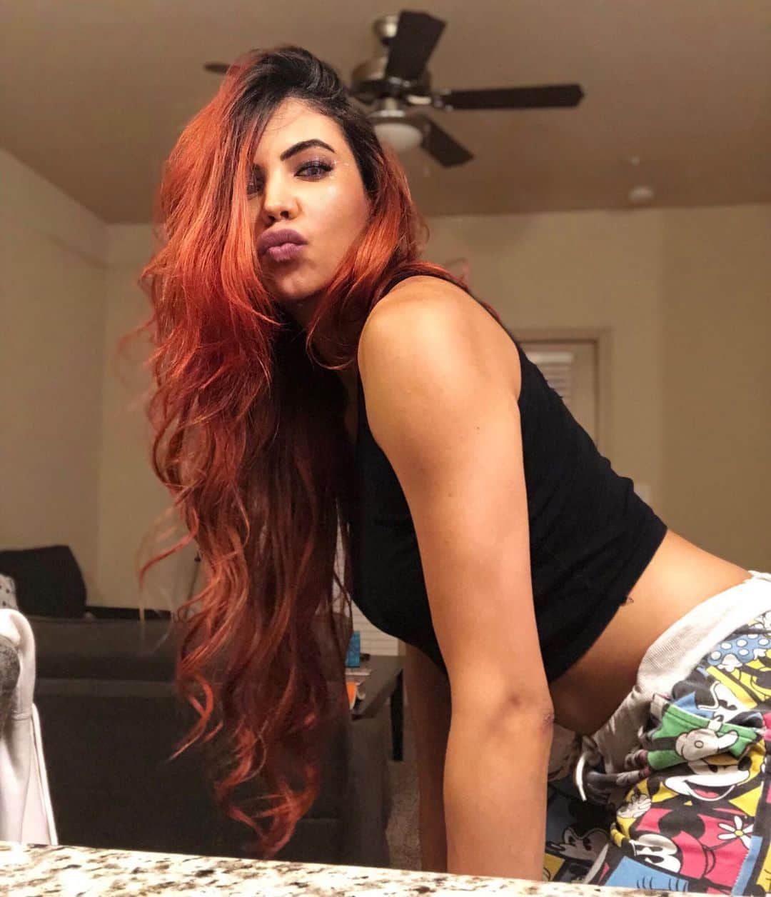 サミラ・ニコレットのインスタグラム：「ayy I’m just feelin my vibe right now. I’m feelin myself ✨」