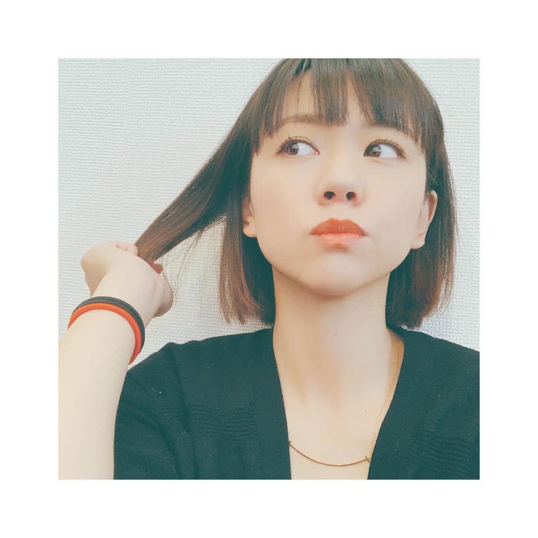 虎南有香のインスタグラム：「髪が短いと伸びるのが早く感じるね こまめにチョキっとこのくらいの長さキープしたい そして、夏は久々に明るめの色にしたい気分🌈🌻🎈」