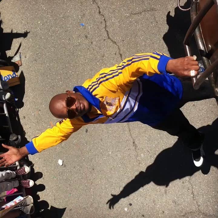 MCハマーのインスタグラム：「Celebrate The Town !!!! It’s our Spirit that has been the foundation and catalyst of the #Warriors #DubNation  over five decades ... This Final moment is personal for us and we’re not going to water it down, appreciate #OAKLAND and it’s rich history. Self Love.East Bay. #TownBiz  NBA Finals !!!! We’re Ready !!!!! This One Is For The Town !!!!!!! #TownBidness !!!! #DubNation」