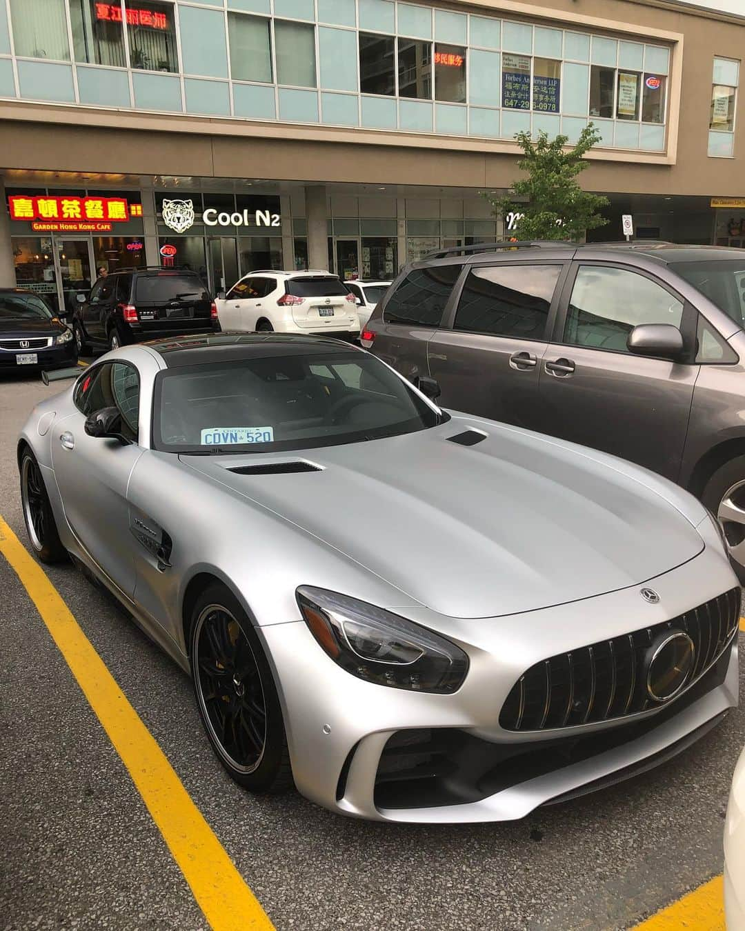 CarsWithoutLimitsさんのインスタグラム写真 - (CarsWithoutLimitsInstagram)「Satin Silver AMG-GT R Photo @shaw416  #carswithoutlimits #toronto #amggtr」5月26日 13時13分 - carswithoutlimits