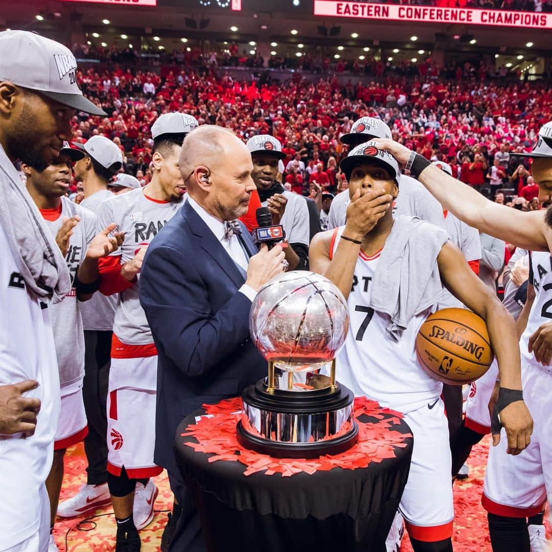 トロント・ラプターズさんのインスタグラム写真 - (トロント・ラプターズInstagram)「Soak it in, @kyle_lowry7! #WeTheNorth」5月26日 13時18分 - raptors