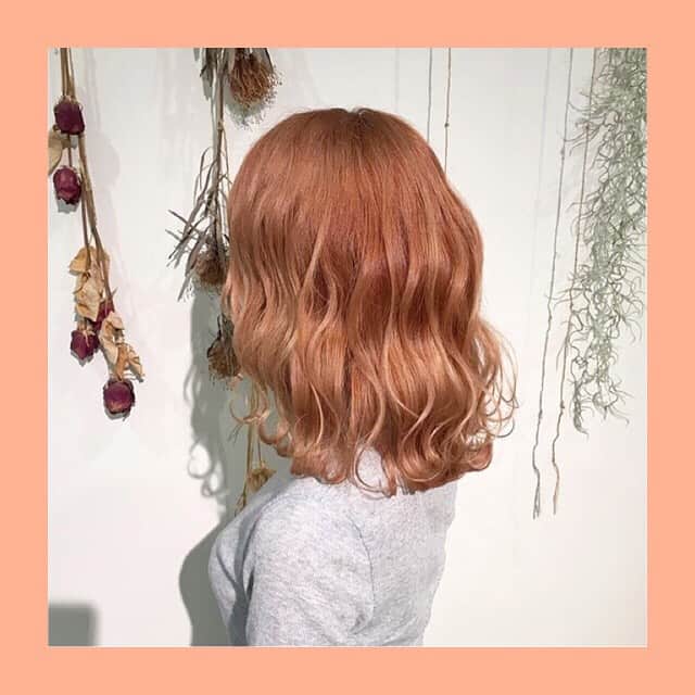 MOVE / ムーブさんのインスタグラム写真 - (MOVE / ムーブInstagram)「❁ ﻿ 𝐨𝐫𝐚𝐧𝐠𝐞 𝐡𝐚𝐢𝐫𝐜𝐨𝐥𝐨𝐫﻿ ┈┈┈┈┈┈┈┈┈┈┈┈┈┈┈﻿﻿ ﻿﻿ 今年の夏はオレンジカラーで明るくヘルシーな髪色に🍊﻿﻿ ﻿﻿ オレンジヘアカラーは、暖かく元気な印象を与えてくれて、﻿﻿顔まわりをぱっと華やかにしてくれます。﻿﻿ ﻿﻿ 赤みが強い日本人の髪にとても向いているヘアカラーでもあるんですよ✨﻿﻿ ﻿﻿ 染めるだけで気分が上がっちゃうオレンジヘアカラー、  挑戦してみませんか？🧡﻿﻿ ﻿﻿ ﻿﻿ photoby ❤︎‬ @eirinakayama ‪‪❤︎‬ @m__keyy ‪‪‪‪‪‪❤︎‬@____ntk29 ﻿ ﻿﻿ MiLKではみなさんからのお写真を募集しています♥﻿﻿﻿﻿﻿ @milk_magazine_ を付けて投稿してね♥﻿﻿﻿﻿ ﻿﻿ ┈┈┈┈┈┈┈┈┈┈┈┈┈┈┈﻿﻿ #milk_magazine﻿﻿ #milkmagazine #milk_web﻿﻿ ﻿﻿ #オレンジカラー #オレンジベージュ #オレンジヘアー #ヘアカラー #ヘアカラートレンド #ブリーチカラー #ブリーチなし #夏カラー #トレンドヘア #ヘアアレンジ #ボブ #オシャレ好き #髪色」5月26日 19時02分 - milkmag_official