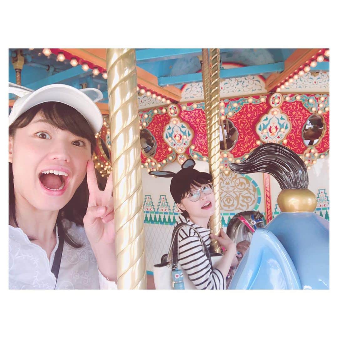 一木千洋のインスタグラム：「東京ディズニーシー﻿ ﻿ 鹿野さんと🥰﻿ ﻿ 大好きすぎる先輩、鹿野さん！﻿ すぐ会いたいし、いっしょにいて楽しい時間が過ごせてとても幸せです✨﻿ ﻿ #ディズニーシー #ディズニー #Disney」