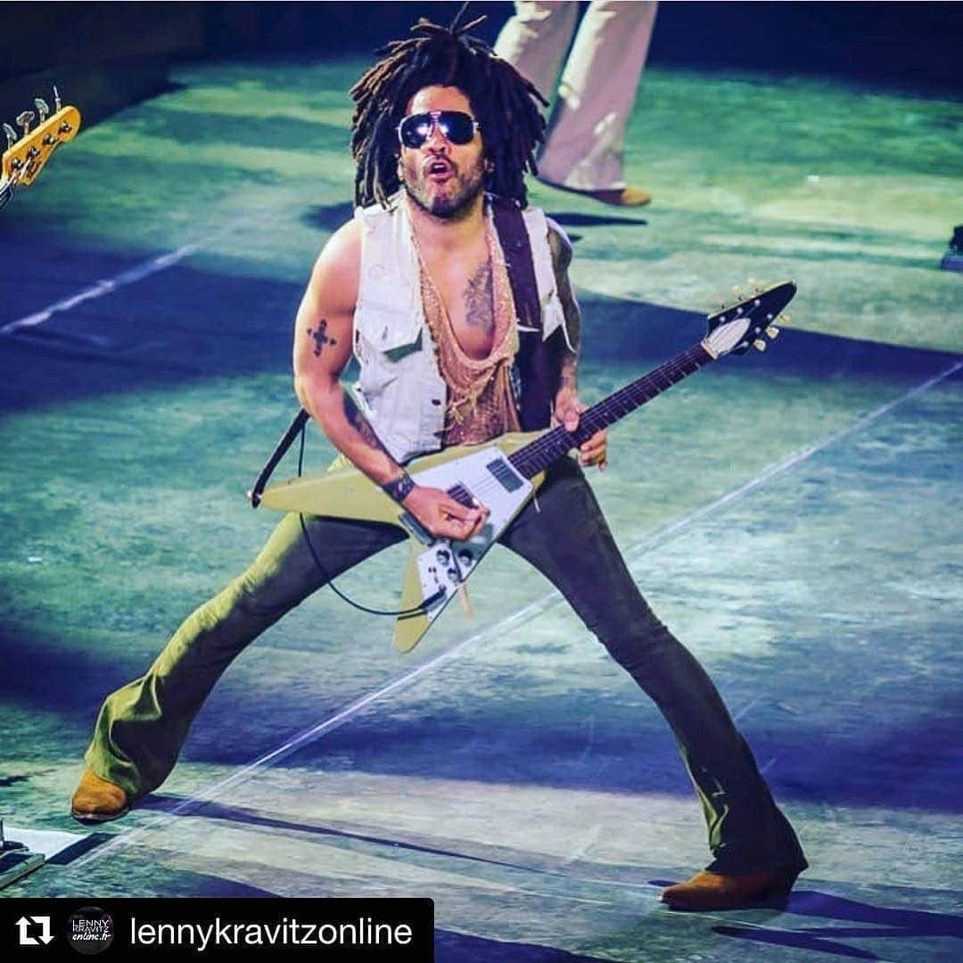 スラッシュさんのインスタグラム写真 - (スラッシュInstagram)「Happy Birthday #LennyKravitz ! iiii]; )'」5月26日 13時54分 - slash