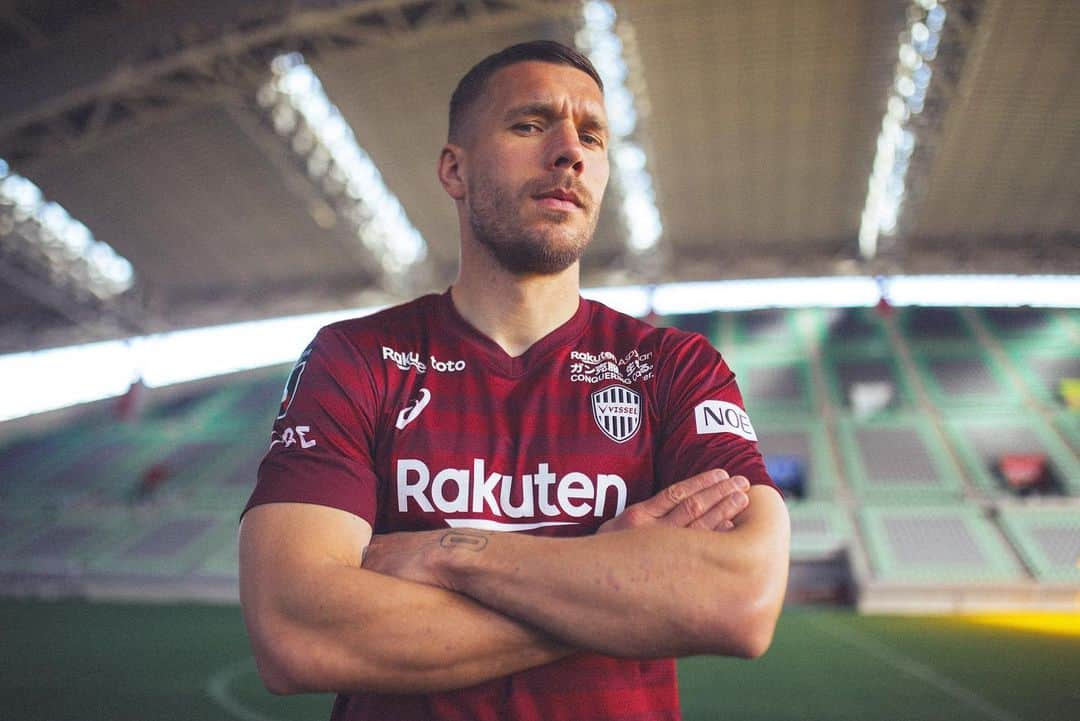 ルーカス・ポドルスキさんのインスタグラム写真 - (ルーカス・ポドルスキInstagram)「BACK TO BUSINESS 🐮🇯🇵💪🏻 #MatchDay #LP10 ⚽️ #VisselKobe @visselkobe_official」5月26日 13時48分 - lukaspodolski