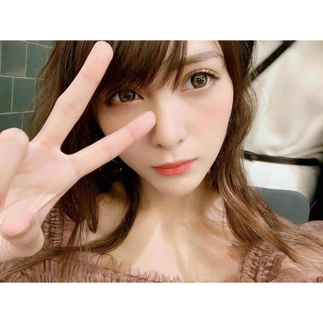 アンジェラ芽衣さんのインスタグラム写真 - (アンジェラ芽衣Instagram)「おぴーーーす！﻿ 東京スタイルTV楽しみっぴ﻿ ﻿ 手でか﻿ ﻿ #アンジェラ芽衣 #自撮り #selfie #selfie #写真 #photo #東京スタイルTV」5月26日 13時51分 - ange_la00