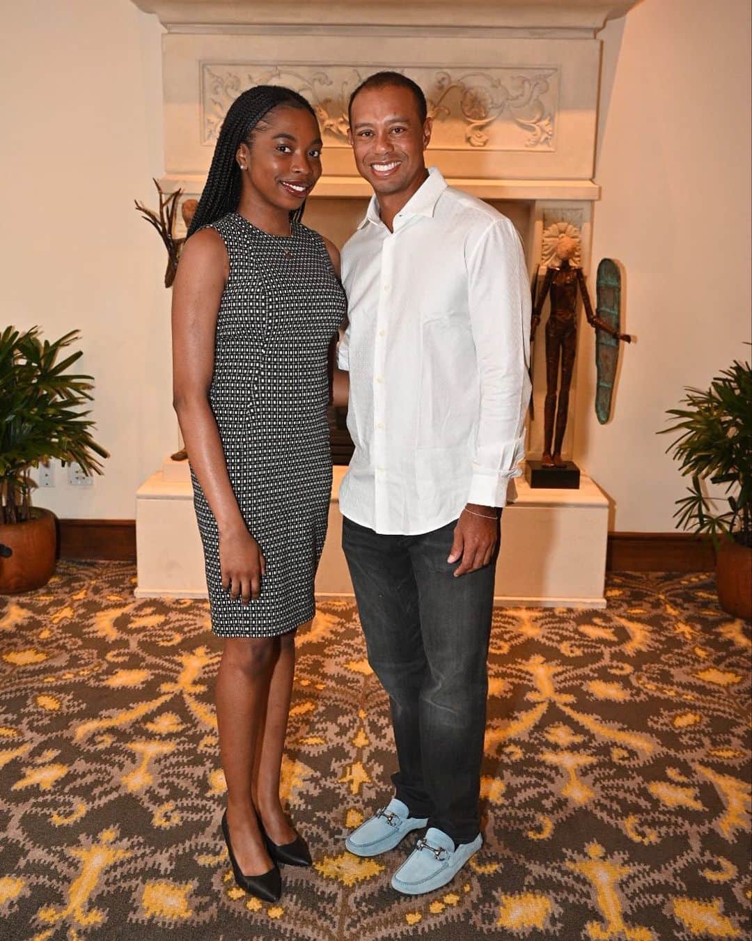 タイガー・ウッズのインスタグラム：「Happy to have @tgrfound Earl Woods Scholar, Chia Obilo here with us at Tiger Jam this year. She is a student at Harvard studying Human Developmental and Regenerative Biology. Thank you for inspiring us all tonight.」