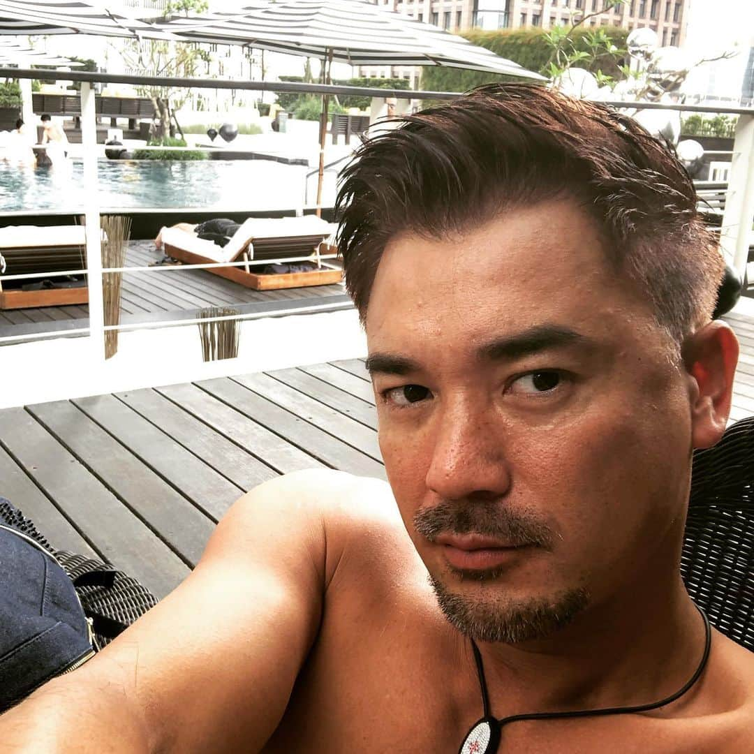 中村譲さんのインスタグラム写真 - (中村譲Instagram)「これからプールパーリーらしい。。。#enjoy #relax #sunday #poolparty #whotel #taipei #女の子の好きなとこ演出してみました(笑)」5月26日 14時56分 - joechan1515