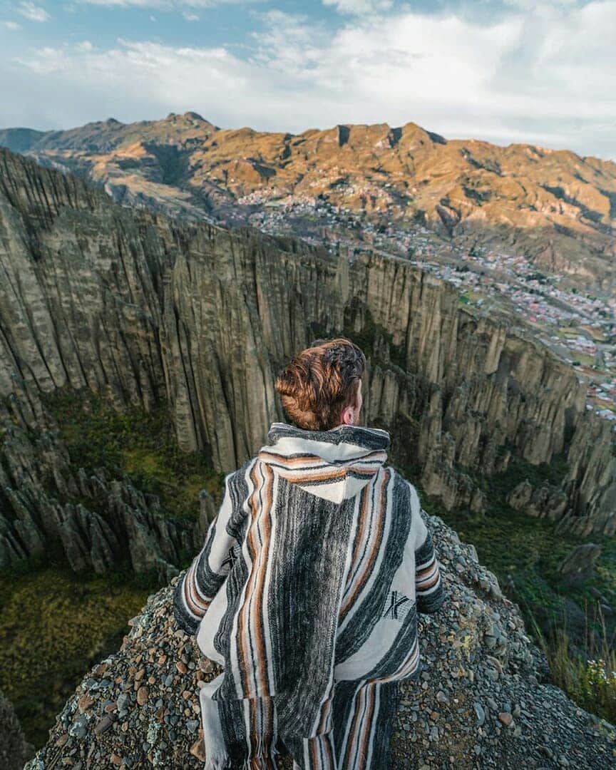 Discover Earthさんのインスタグラム写真 - (Discover EarthInstagram)「"The first people to discover this striking landscape just outside of La Paz, Bolivia believed these huge spires resembled the petrified souls of the dead. 💀🇧🇴" Who would you want to discover this incredible place with ? — 📍#DiscoverBolivia — 📸 Photos, Video and Caption by @thismattexists」5月26日 14時59分 - discoverearth
