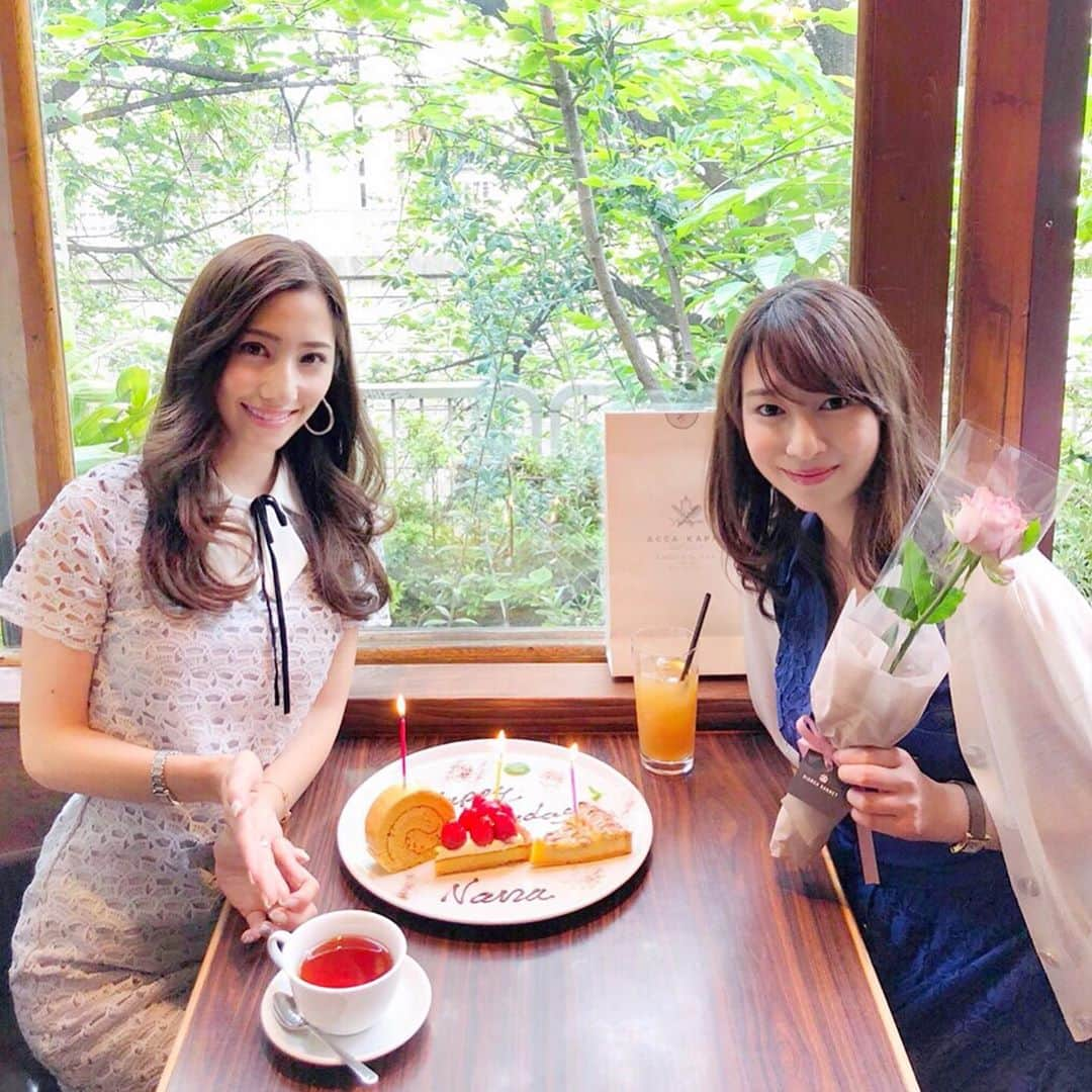 下田奈奈さんのインスタグラム写真 - (下田奈奈Instagram)「*﻿ みずきちゃんと#ユイット でランチ🥗☕️﻿ ﻿ ﻿ 久しぶりにゆっくりいっぱい話せて嬉しかったなぁ💓﻿ ﻿ サプライズでまさかのお誕生日のプレートも﻿ 用意してくれててびっくりしました😭🎂﻿ ﻿ プレゼントには可愛いローズと#accakappa の香水をもらいました💕 #accakappa は初めて知ったけどバラの香りの香水がとってもいい匂い🌹﻿ ﻿ 普段香水つけてないけどこれは使ってみたいなぁ🥰﻿ ﻿ みずきちゃん本当にありがとう〜🥺💓﻿ ﻿ ﻿ ﻿ #ユイット は普段ひとりで仕事や読書する時によく行っているお気に入りのカフェ☕️﻿ ﻿ 目黒川沿いにあって、窓が大きくて光が入って雰囲気がよくて、ご飯もケーキも美味しくて大好きです🍃﻿ ﻿ ﻿ #birthday #誕生日プレート #誕生日サプライズ #女子会 #中目黒カフェ #cafe #ご飯の美味しいカフェ #ケーキの美味しいカフェ」5月26日 14時59分 - shimodanana