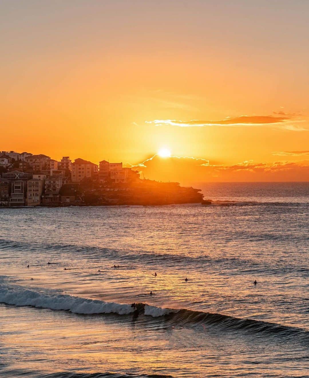 Nikon Australiaさんのインスタグラム写真 - (Nikon AustraliaInstagram)「"I often shoot the sunrise at Bondi Beach but usually from the sand. On this morning, I really wanted to use my 24-70mm lens to capture the surfers in the water so I stood at a higher vantage point and waited for the sun to peek over the low cloud on the horizon and a surfer to catch a wave. Patience was the key with this shot - which is often the case with photography in general." - @nikkibings  Camera: Nikon #D750  Lens: AF-S NIKKOR 24-70mm f/2.8G ED Settings: 58mm | f/8 | 1/250 sec | ISO 100  #MyNikonLife #Nikon #NikonAustralia #NikonTop #Photography #DSLR #LandscapePhotography #OceanPhotography #WaterPhotography #SunrisePhotography #DiscoverAustralia #DiscoverBondi #BondiBeach」5月26日 15時02分 - nikonaustralia