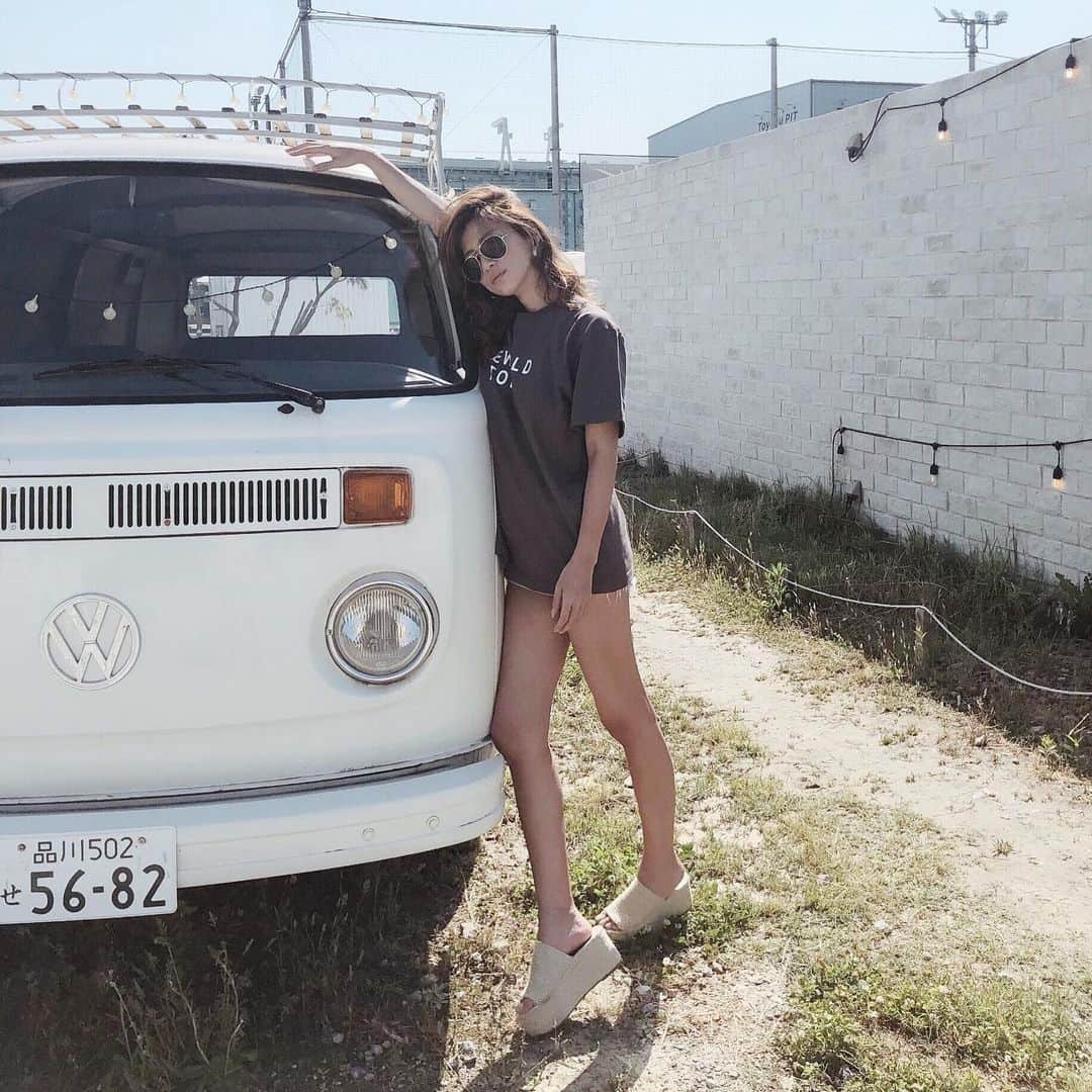 長谷川唯のインスタグラム：「・ ・ 夏になるとゆるっとしたカジュアルコーデが私の定番☀️🌴可愛いTシャツは @newold.tokyo 🤟🏻💛 ・ ・ #summer #fashion #code #love #summerfashion #me #instagood #bbq #happy #ootd #ootdfashion」