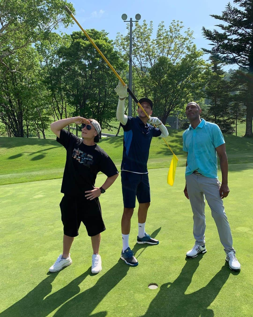 ジェイ・ボスロイドさんのインスタグラム写真 - (ジェイ・ボスロイドInstagram)「Out on the golf course with the boys! 😄👌🏽 🏌🏽‍♂️#golf#adidas#japan#hokkaido#sapporo#teinegolf」5月26日 15時18分 - jaybothroyd