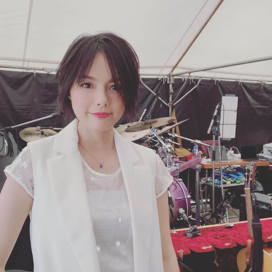 相川七瀬さんのインスタグラム写真 - (相川七瀬Instagram)「本番前のショット。 思いきりROCKして来たよ😎 灼熱のライブ！  #野外ライブ #灼熱のステージ #やっぱりライブは最高だ」5月26日 15時33分 - nanasecat