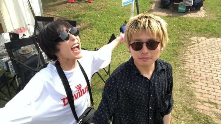 のインスタグラム：「﻿ ＼#メトロック2019MMレポ／﻿ ﻿ METROCK初出演﻿ #FOMARE（@fomare_official）﻿ 熱いライブ後にコメント！﻿ ﻿ #アマダシンスケ（@fomare__no__amd）﻿ #カマタリョウガ（@kmtfmr）﻿ #キノシタタクヤ（@takuya_fomare）﻿ ﻿ #メトロック初出演 #眼力グッ #ライブハウスでも会いましょう #エムオンミュージック #monmusic #自撮り棒 #セルフィー #メトロック #METROCK #メトロック2019 #METROCK2019 #リアルタイムレポート #メトロック2019MMレポ #メトロック東京 #動画」