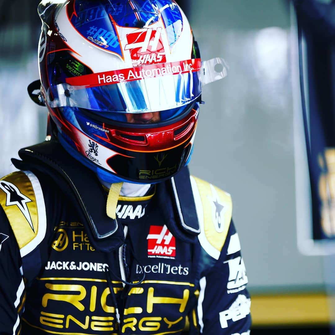 ロマン・グロージャンさんのインスタグラム写真 - (ロマン・グロージャンInstagram)「Let's hope for a good race and some luck 🤞🍀🍀🍀. Better ideas guys? 🙏 #r8g #MonacoGP」5月26日 15時43分 - grosjeanromain