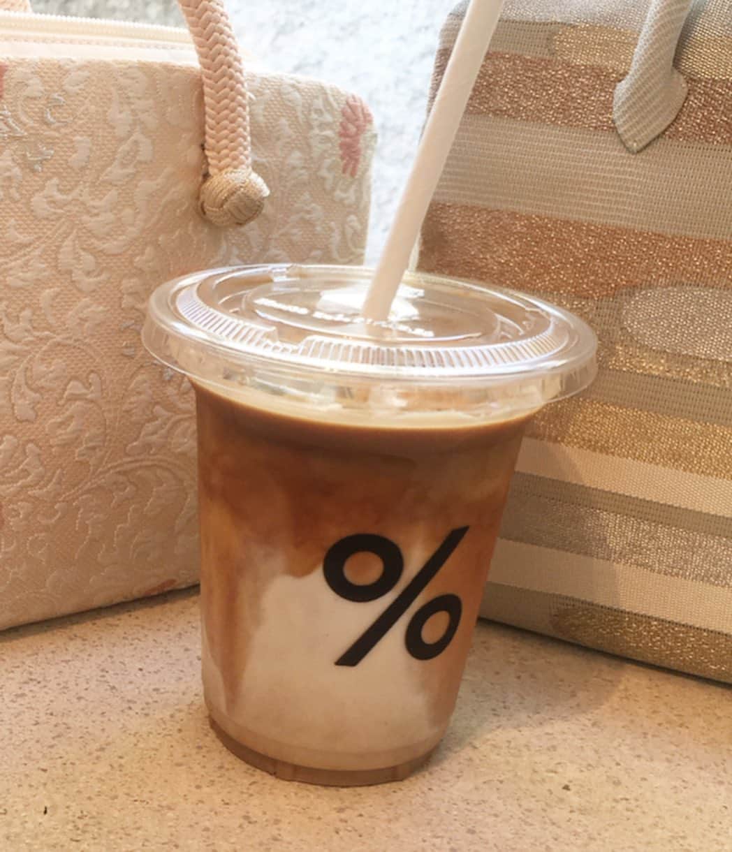 沢瀉美緒さんのインスタグラム写真 - (沢瀉美緒Instagram)「※ With cafe latte ☕️ . They were wearing beautiful kimono  every time ✨ . 吉兆さんの前後は必ずここ💛 . 暑かったのでアイスラテを✨ . お友達のお着物、いつも素敵なので それも楽しみのひとつ✨ . 前のポストと似てるけど、 こちらはなんとなく全体像。 . . #吉兆 #嵐山吉兆 #arashiyama #嵐山 #kimonomio #ミオログ #teaceremony #茶会 #arabicacoffee #arabicakyoto #cafelatte #カフェラテ #coffeeholic #コーヒー好きな人と繋がりたい #kyoto #京都 #miorincocafe #着物好きな人と繋がりたい」5月26日 15時59分 - mio_omodaka