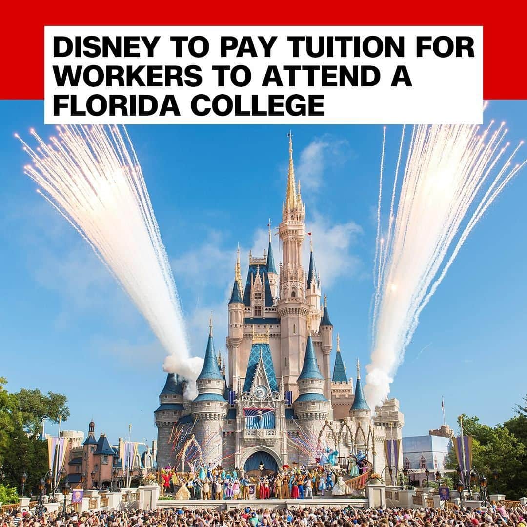 CNNさんのインスタグラム写真 - (CNNInstagram)「Disney is picking up the tab for workers to attend the University of Central Florida, covering 100% of tuition upfront. Disney will also reimburse funds spent on application fees, books and course materials. About 40% of the company’s 85,000 full-time and part-time hourly employees have signed up, and 6,000 are already taking classes, according to UCF. (📸: Getty Images)」5月26日 16時00分 - cnn