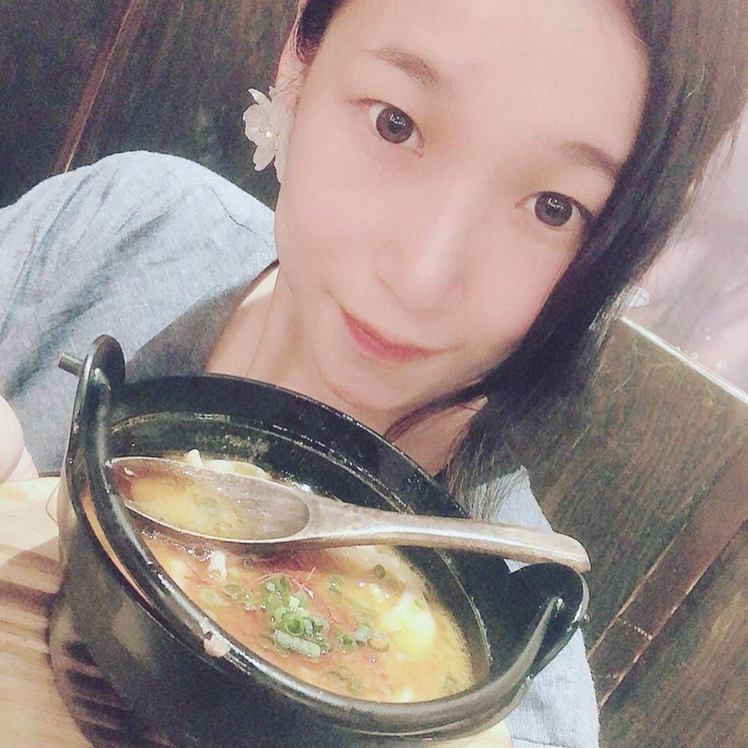 世手子さんのインスタグラム写真 - (世手子Instagram)「All-you-can-eat dumplings with cheese fondue in Akihabara♪(´ε｀ )  Thank you for all the wonderful followers(о´∀`о) Do you like dumplings? There are many dumpling shops in Japanƪ(˘⌣˘)ʃ https://item.woomy.me/c/40316 #永山本店 #秋葉原店 にいってきたょ（＾ω＾） #ピアス：#ルピス @queen.lupis (v0247)つけたよーん #餃子チーズフォンデュ 初体験！！ 水餃子もおいしかったー！！ 食べ放題なのにコスパがいいので行きやすい(*⁰▿⁰*) 今日も暑いけどスタミナつけて頑張る♪（ｖ＾＿＾）ｖ 秋葉原 永山本店で検索してみてねー)^o^( Casting by @woomy.restaurant」5月26日 16時25分 - rojide
