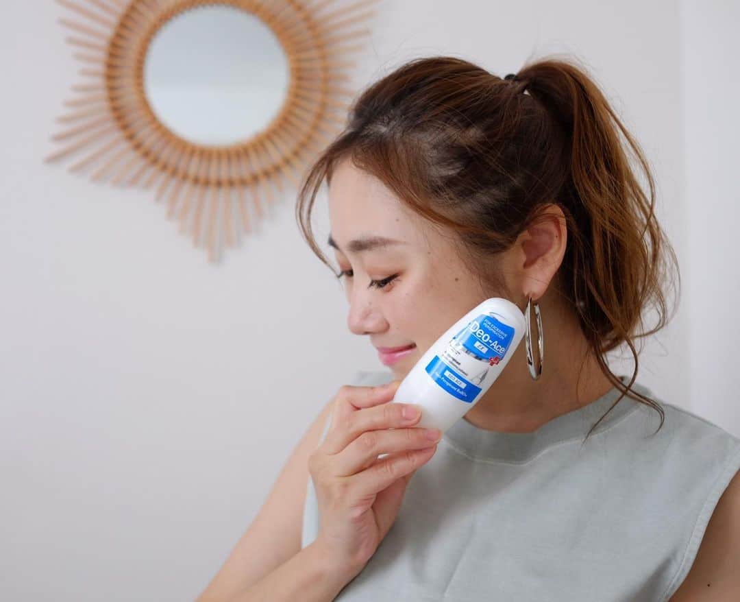 Keikooooooのインスタグラム：「皆んなが使ってる @deo_ace の制汗剤を私も♡ 日本の医薬部外品などのデオドラントと比べて効果が全然違うし、Tシャツの汗ジミを気にせずお洒落が出来る！ しかも、夜塗るだけで、翌日ワキの下がサラサラでした😳‼︎着物の時も使ってみましたが、スッキリした香りで、1日中、ストレス感じなかった🌿 #デオエース #ポーランド発#制汗剤 #youup#ユーアップ」
