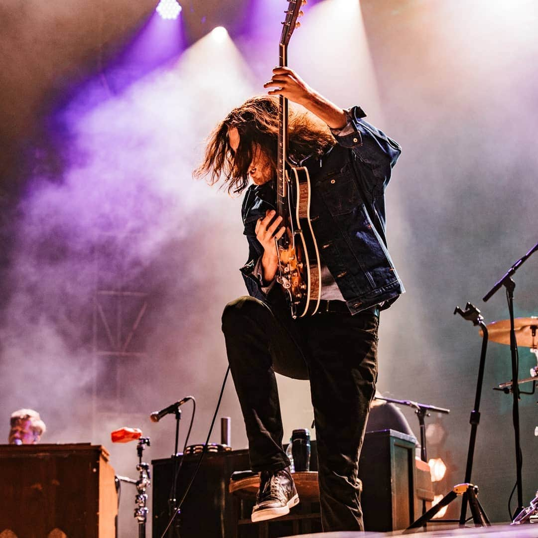 ホージアさんのインスタグラム写真 - (ホージアInstagram)「A sincere thank you to everyone who gave us their time at @BostonCalling. You were a gorgeous crowd. Outrageous love 🖤 📸 @austinroa」5月26日 16時36分 - hozier