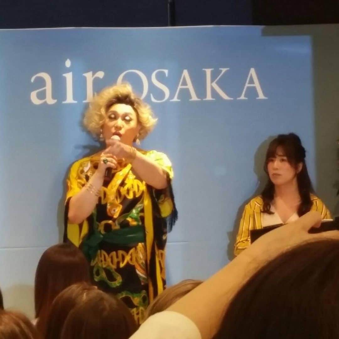 悠以さんのインスタグラム写真 - (悠以Instagram)「#ナジャグランディーバ さんの#トークショー #司会 させていただきました！ @air___osaka @nadja_grandiva」5月26日 16時41分 - yui.yuicomp