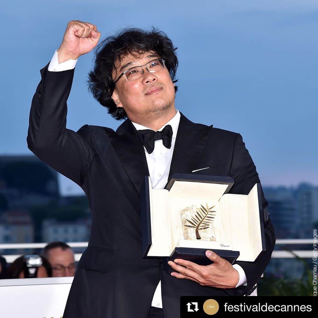 パク・ヒボンさんのインスタグラム写真 - (パク・ヒボンInstagram)「Félicitations pour votre prix🏆Bravo👍🏾 #Repost @festivaldecannes with @get_repost ・・・ Bong Joon-Ho, lauréat de la Palme d'or pour GISAENGCHUNG (PARASITE). — Bong Joon-Ho, winner of the Palme d'or for GISAENGCHUNG (PARASITE). — #Cannes2019 #Awards #PalmeDOr #Parasite #Gisaengchung」5月26日 16時43分 - heevonne