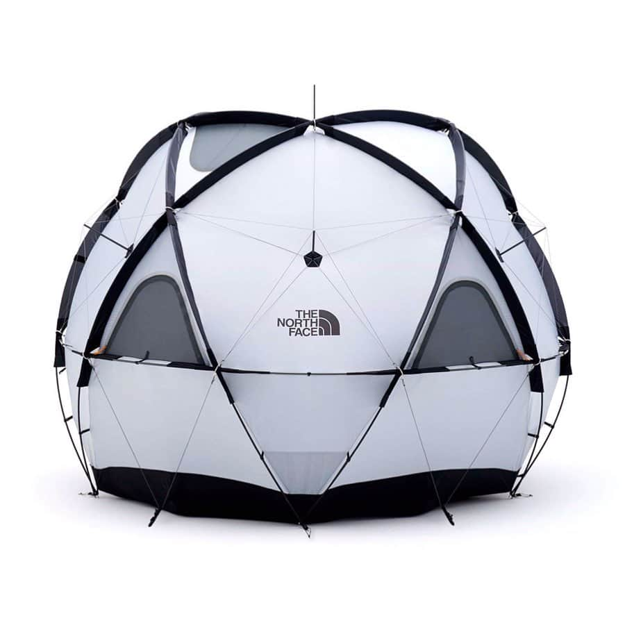 HYPEBEASTさんのインスタグラム写真 - (HYPEBEASTInstagram)「#hypelife: Previously only available in Japan and Korea, @thenorthface has now released its Geodome 4 Tent globally. Crafted to endure the weather elements and winds up to 60 mph, the tent features a dual layer water-resistant exterior with a fully seamed reflective flysheet, and can comfortably sleep four with spacious room to stand. It’s available now online and at select retailers for $2,000 USD.  Photo: THE NORTH FACE」5月26日 16時46分 - hypebeast